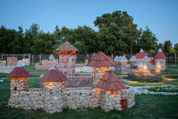 Várpark és Skanzen